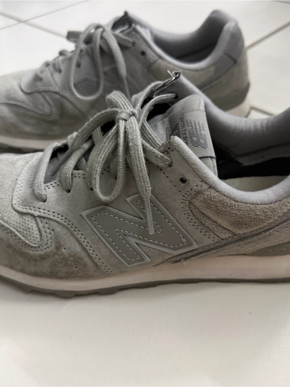 New Balance Men's Light Gray Suede Athletic Sneakers